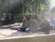 برگزاری زیارت عاشورا در کنار قبور شهدای گمنام دانشکده 6