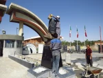 نصب مجسمه امیرکبیر در ورودی دانشکده امیرکبیر اراک 3