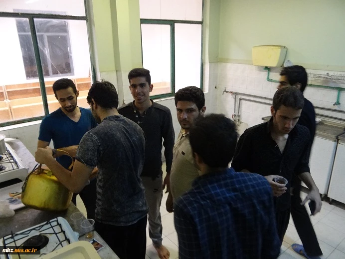 گفتمان دانشگاهی با حضرت استاد عین القضاتی در خوابگاه دانشکده  4