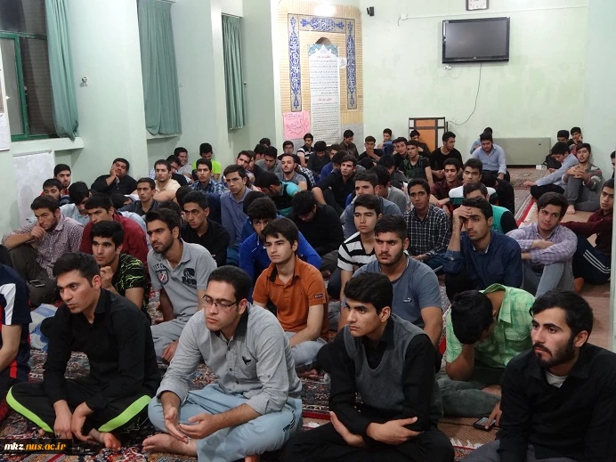 گفتمان دانشگاهی با حضرت استاد عین القضاتی در خوابگاه دانشکده  6