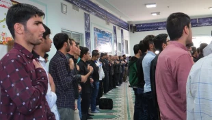 برگزاری مراسم قرائت زیارت عاشورای حسینی در نمازخانه دانشگاه با حضور پر شور دانشجویان، اساتید و همکاران  5
