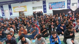 برگزاری مراسم قرائت زیارت عاشورای حسینی در نمازخانه دانشگاه با حضور پر شور دانشجویان، اساتید و همکاران  6