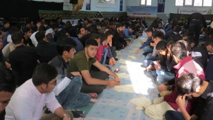 برگزاری مراسم قرائت زیارت عاشورای حسینی در نمازخانه دانشگاه با حضور پر شور دانشجویان، اساتید و همکاران  7