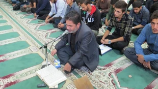 برگزاری مراسم قرائت زیارت عاشورای حسینی در نمازخانه دانشگاه با حضور پر شور دانشجویان، اساتید و همکاران  14