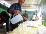 ایستگاه صلواتی در جلوی درب ورودی دانشگاه 11
