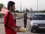 ایستگاه صلواتی در جلوی درب ورودی دانشگاه 13