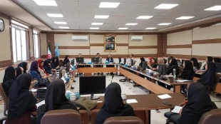 جلسه ریاست دانشگاه با فارغ التحصیلان رشته گرافیک از دانشکده فنی دختران اطهر  2