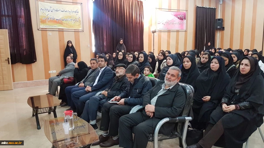 جشن میلاد حضرت فاطمه زهرا (س ) و گرامیداشت روز زن در آموزشکده فنی و حرفه ای دختران اطهر اراک برگزار شد. 2