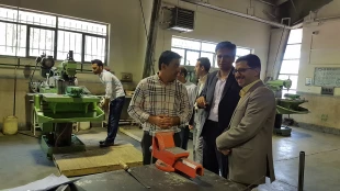 بازدید رئیس اداره فنی و حرفه ای و کاردانش اداره کل آموزش و پرورش استان مرکزی از کلاسهای آموزشی بدو استخدام هنرآموزان 5
