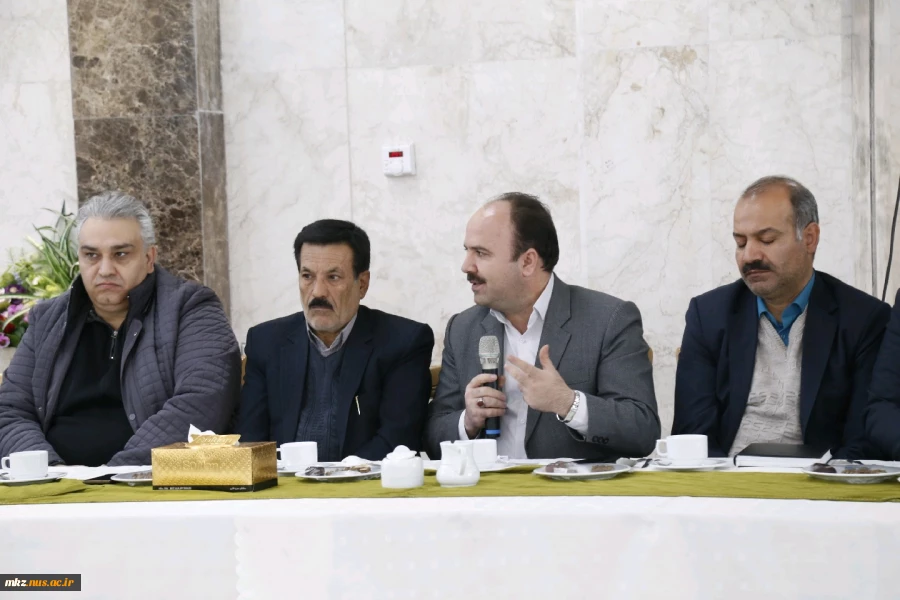 نشست بررسی نقس سیاست های کلان اقتصادی نهادهای دانشگاهی و بنگاه ها در تولید و توسعه کانون های دانش، صنعت و بازار  4