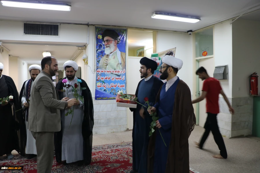 نشست صمیمی مسئولین و مدیریت حوزه علمیه استان مرکزی در خوابگاه پسران دانشگاه فنی و حرفه ای استان مرکزی در آستانه 27آذرماه سالروز شهادت آیت الله مفتح(وحدت حوزه و دانشگاه) 4