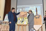 معاون وزیر و رئیس سازمان تحقیقات، آموزش و ترویج کشاورزی در همایش روز ملی پژوهش و فناوری دانشگاه فنی و حرفه‌ای:
دانشگاه فنی و حرفه‌ای می‌تواند در برقراری امنیت غذایی به عنوان اولویت کشور نقش‌آفرین باشد
 4
