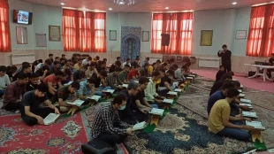 برگزاری مراسم محفل انس با قرآن به مناسبت شهادت خادمین ملت در دانشکده فنی و حرفه ای پسران ساوه(جراحی زاده) 2