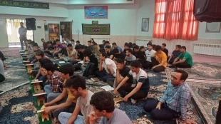 برگزاری مراسم محفل انس با قرآن به مناسبت شهادت خادمین ملت در دانشکده فنی و حرفه ای پسران ساوه(جراحی زاده) 2